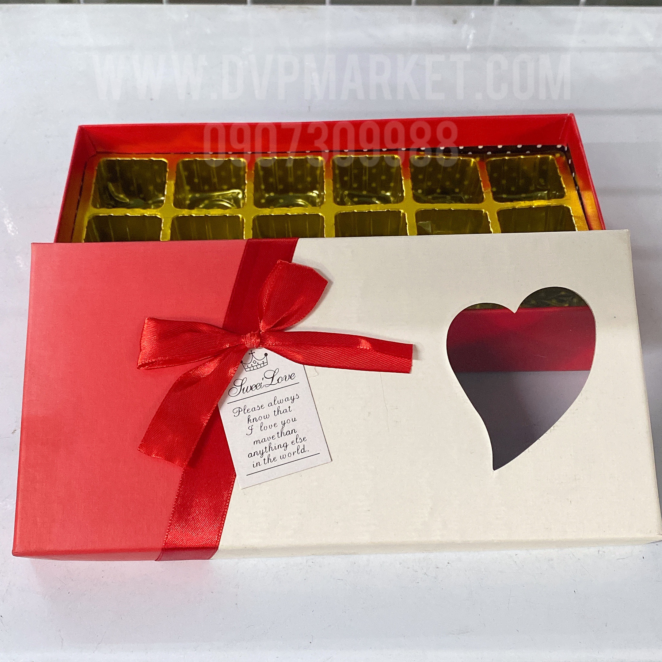 Hộp SCL chữ nhật 18 ngăn mặt kính màu đỏ nơ đỏ