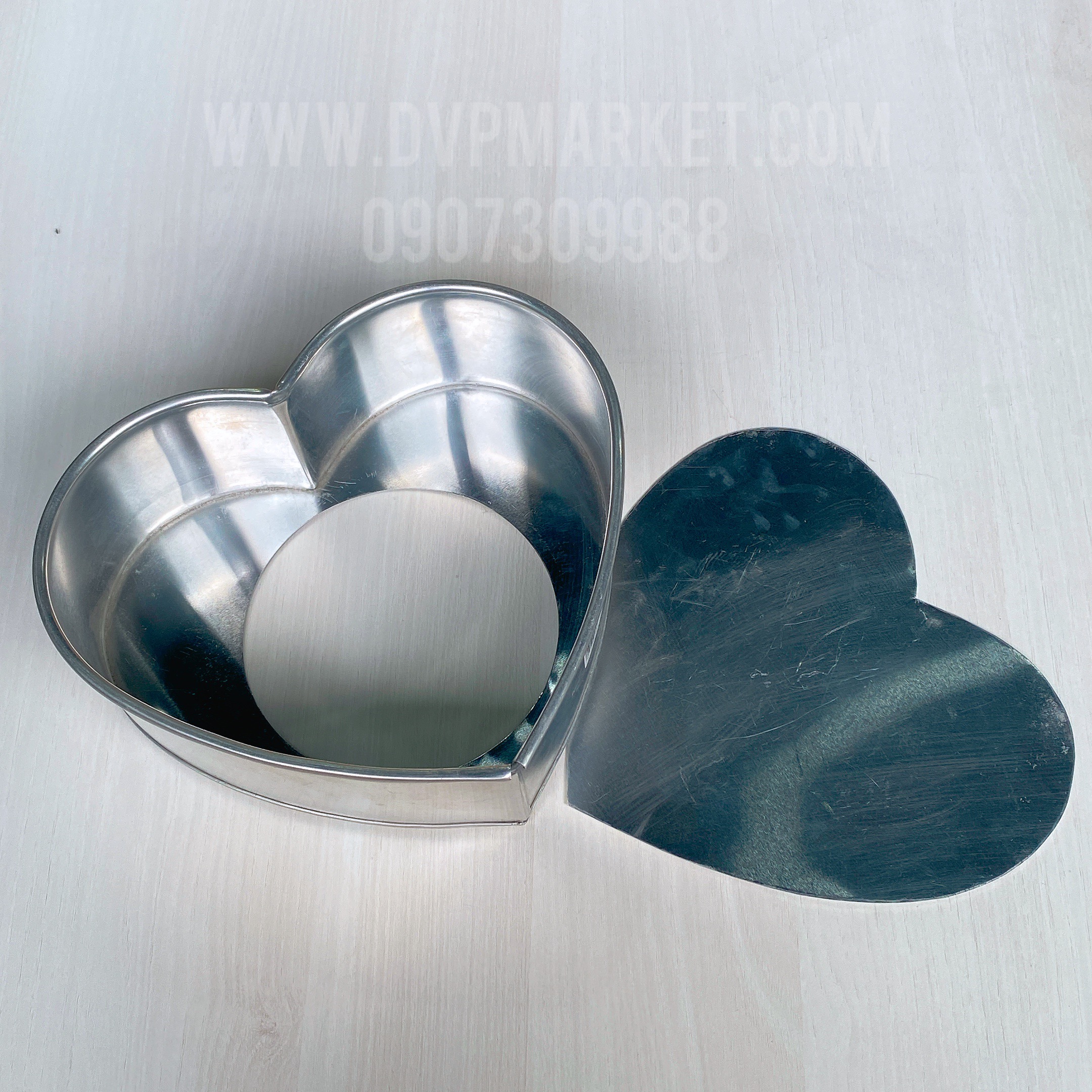 Khuôn nhôm trái tim đáy rời size 30