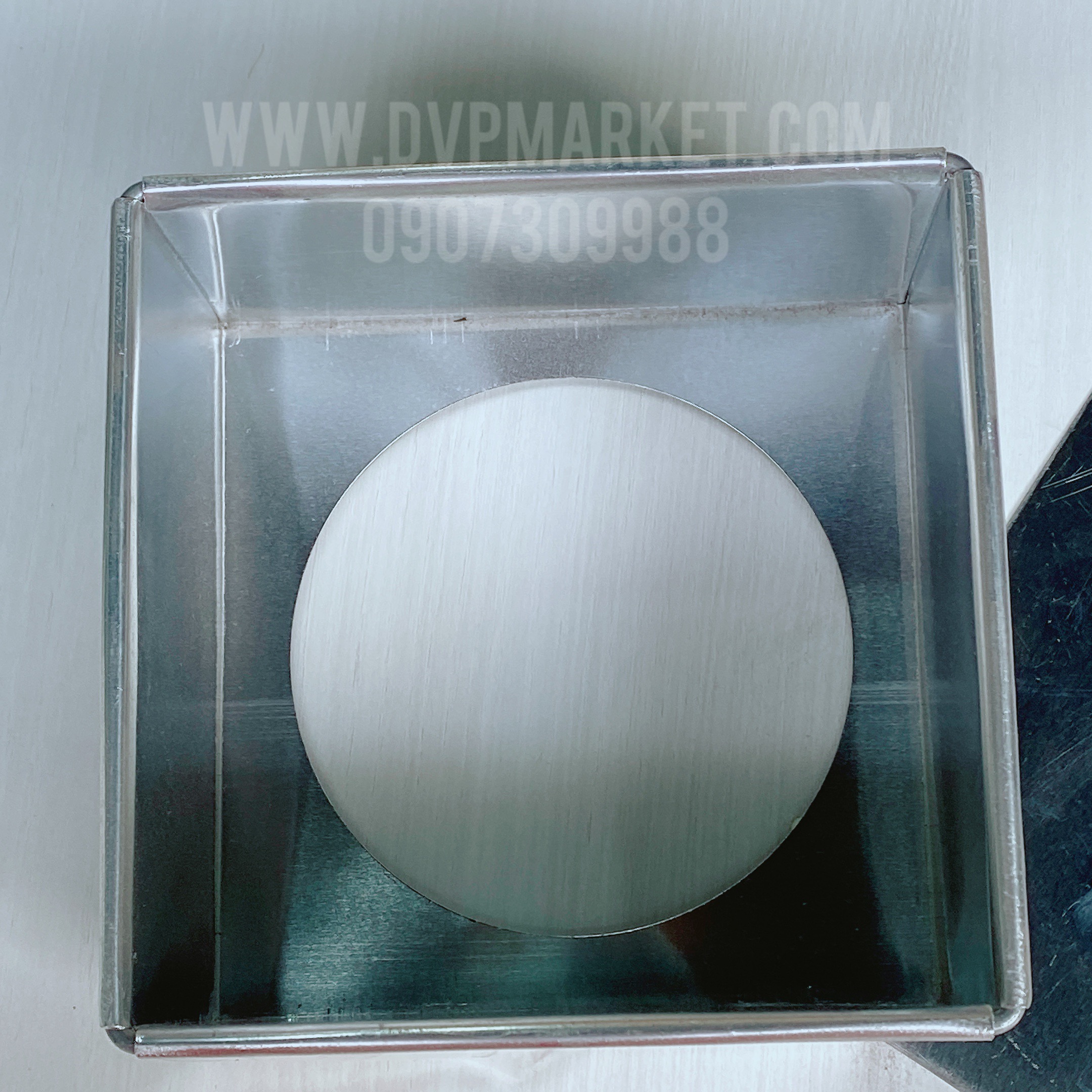 Khuôn nhôm vuông đáy rời 26cm