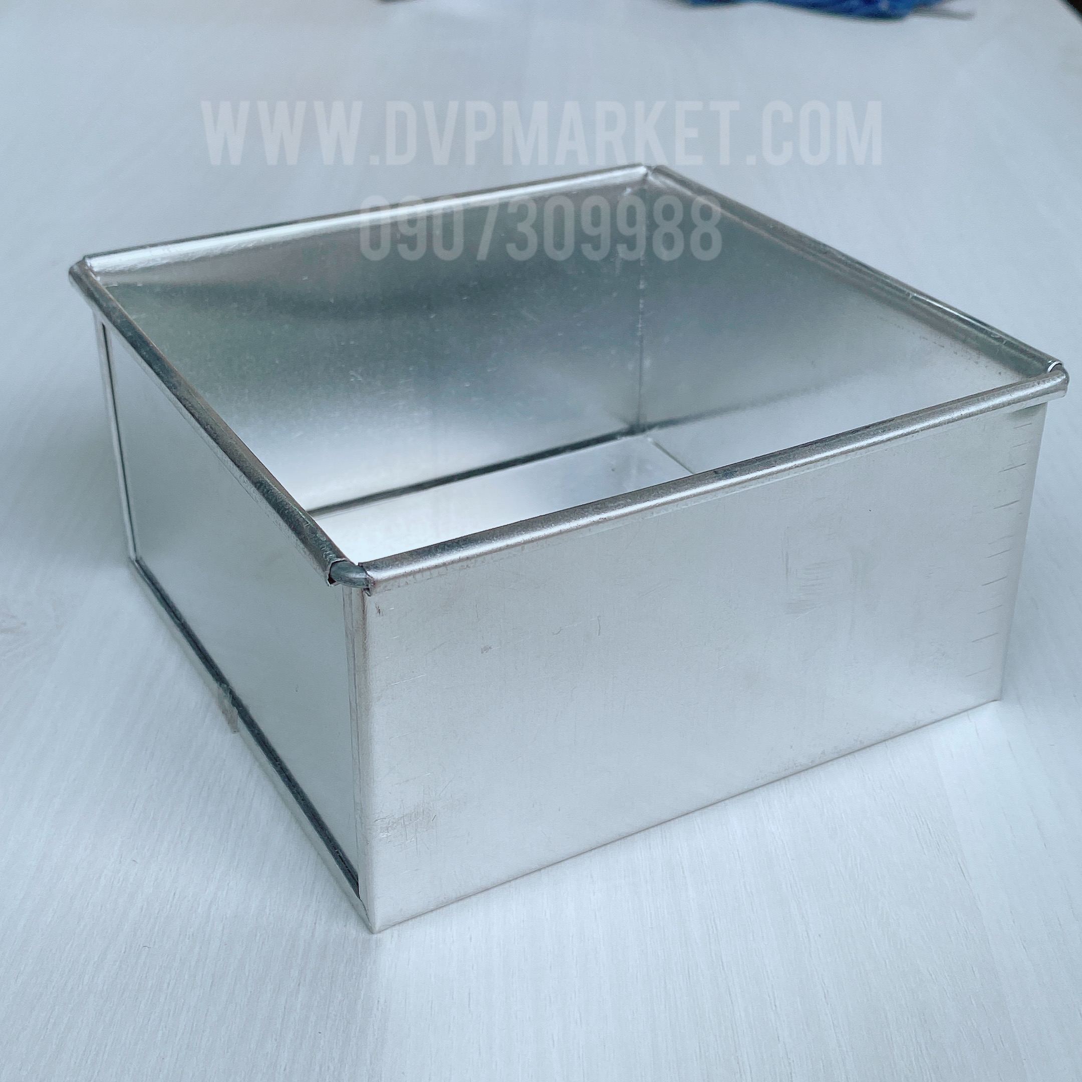 Khuôn nhôm vuông đáy rời 26cm