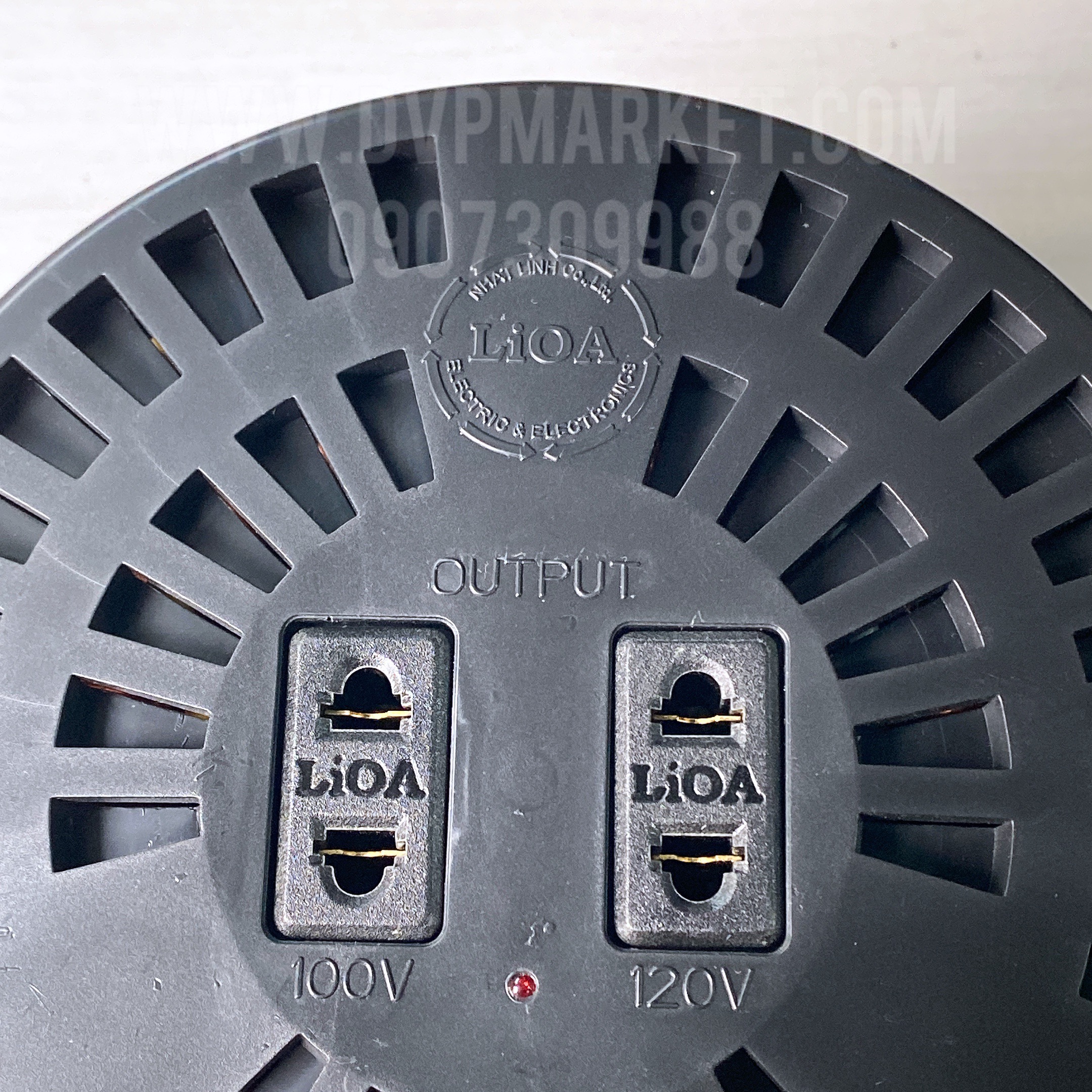 Máy biến áp đổi nguồn 220V sang 110V Lioa 2000VA