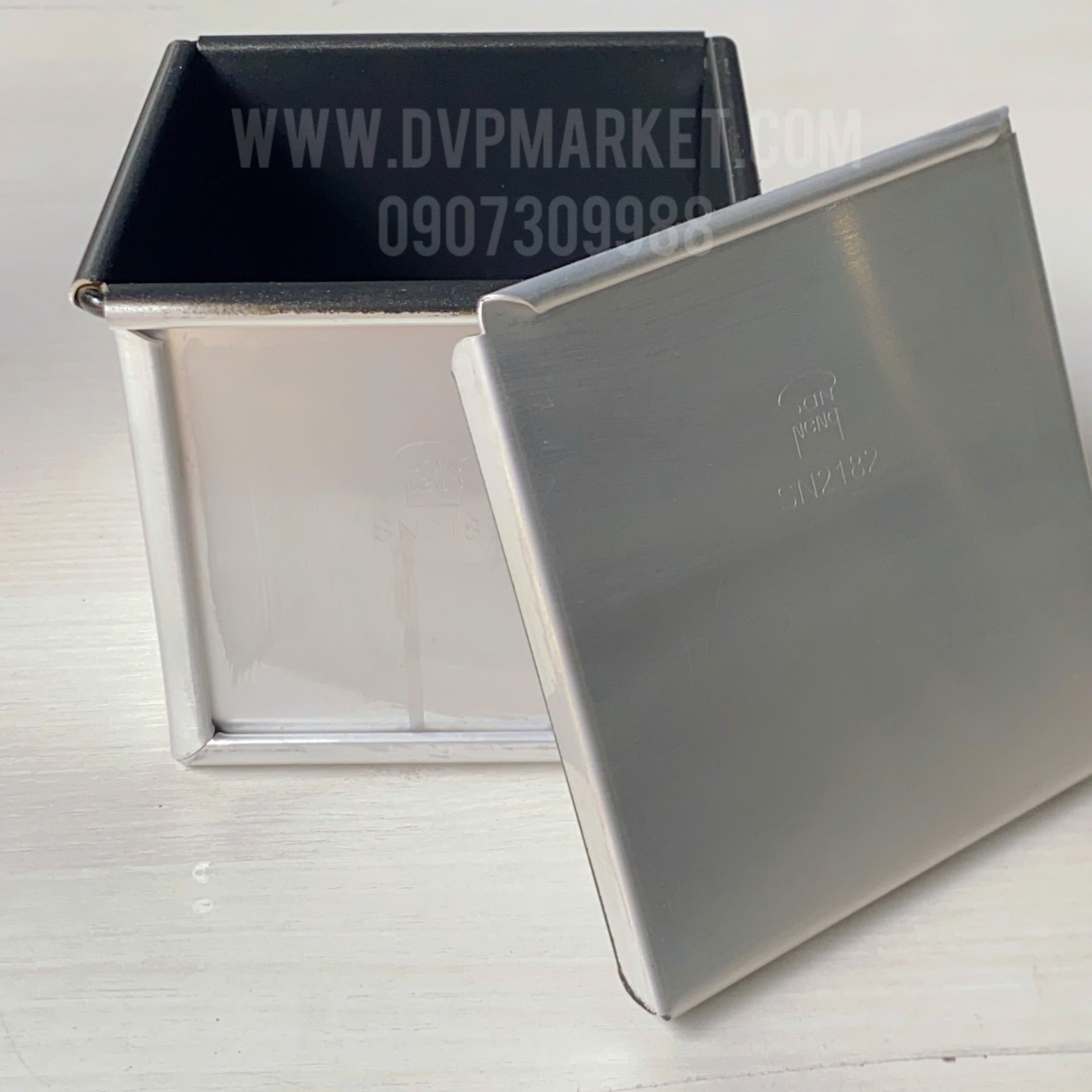 Sanneng SN2182 - Khuôn bánh gối vuông 100x100x100 250g (kèm nắp)