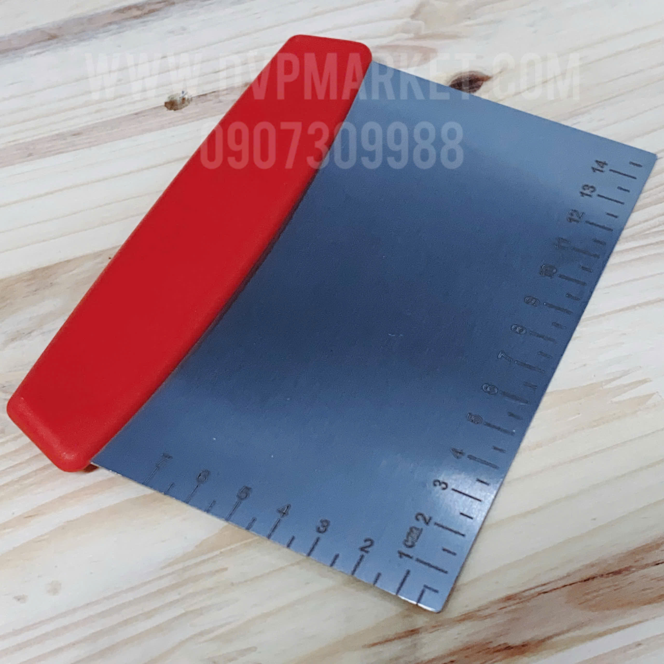 Dụng cụ cắt bột cán nhựa