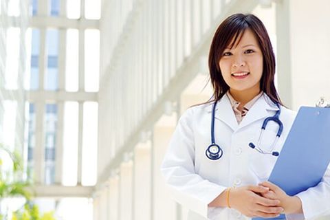 Chữa ung thư vòm họng ở đâu ?