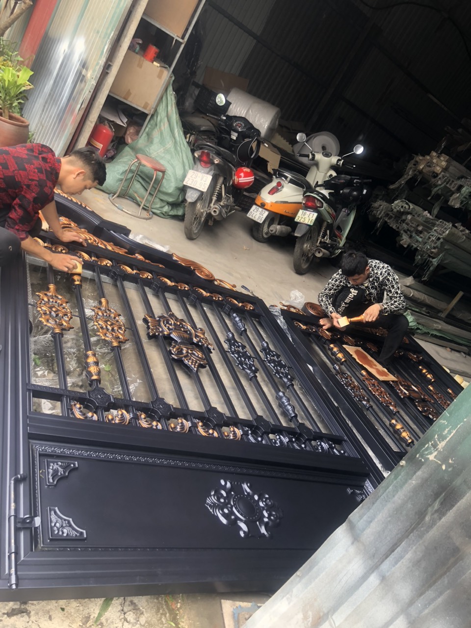 TẠI SAO LẠI CHỌN SƠN TĨNH ĐIỆN CACBON VÀ SƠN NHŨ NHẬP KHẨU