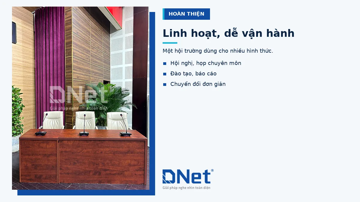 Bàn chủ tọa hội trường Bệnh viện Gia Định với ba micro hội nghị cổ ngỗng