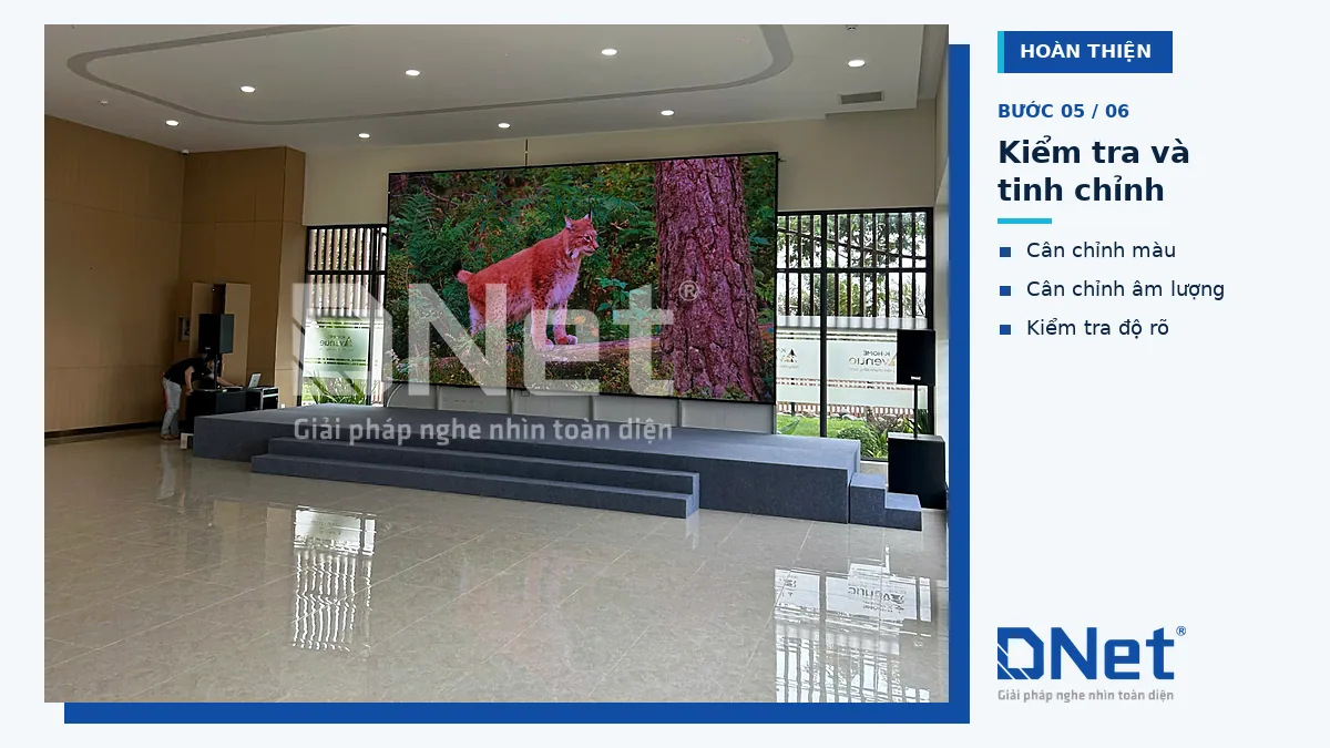 Màn hình LED chạy thử và tinh chỉnh tại khu bán hàng Phú Hội