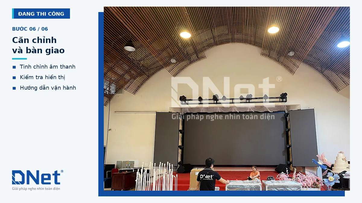 Hội trường mái vòm sau khi lắp màn hình LED và giàn đèn sân khấu