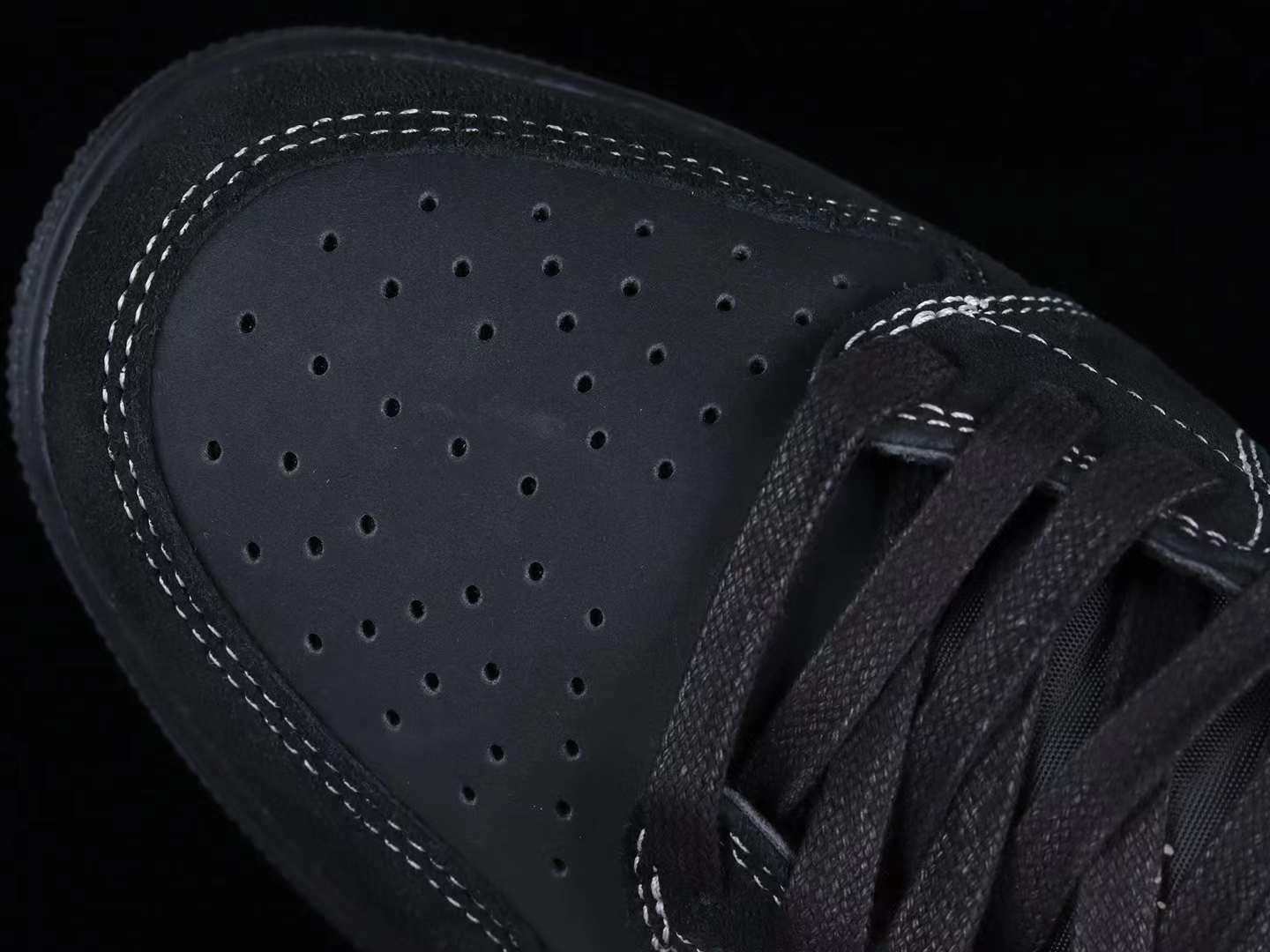 triple black aj1 low