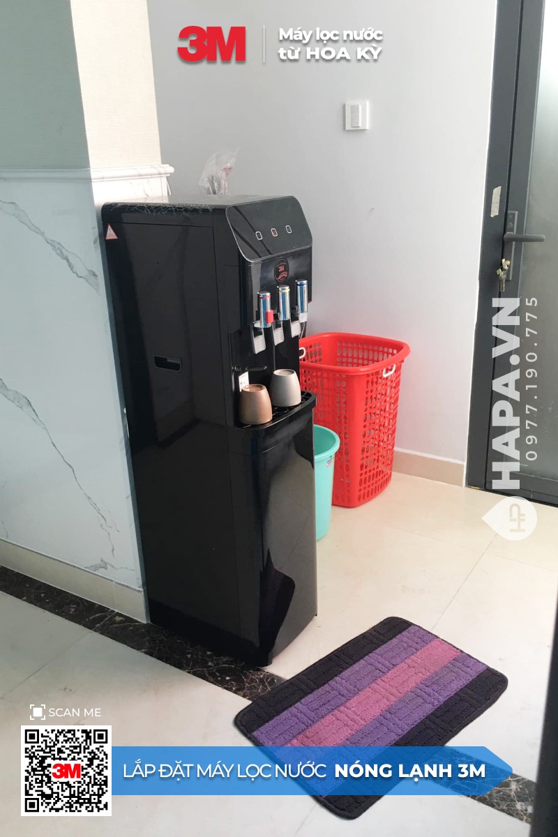 Lắp đặt cây lọc nước nóng lạnh 3 vòi màu đen tại chung cư Quận Gò Vấp - 03