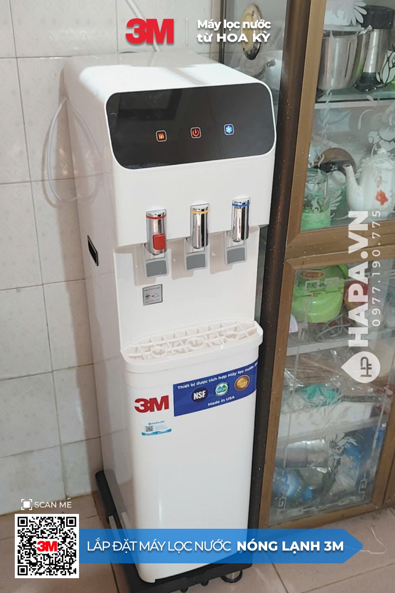 Lắp đặt cây lọc nước nóng lạnh 3 vòi màu trắng tại nhà phố Quận Tân Bình - 01