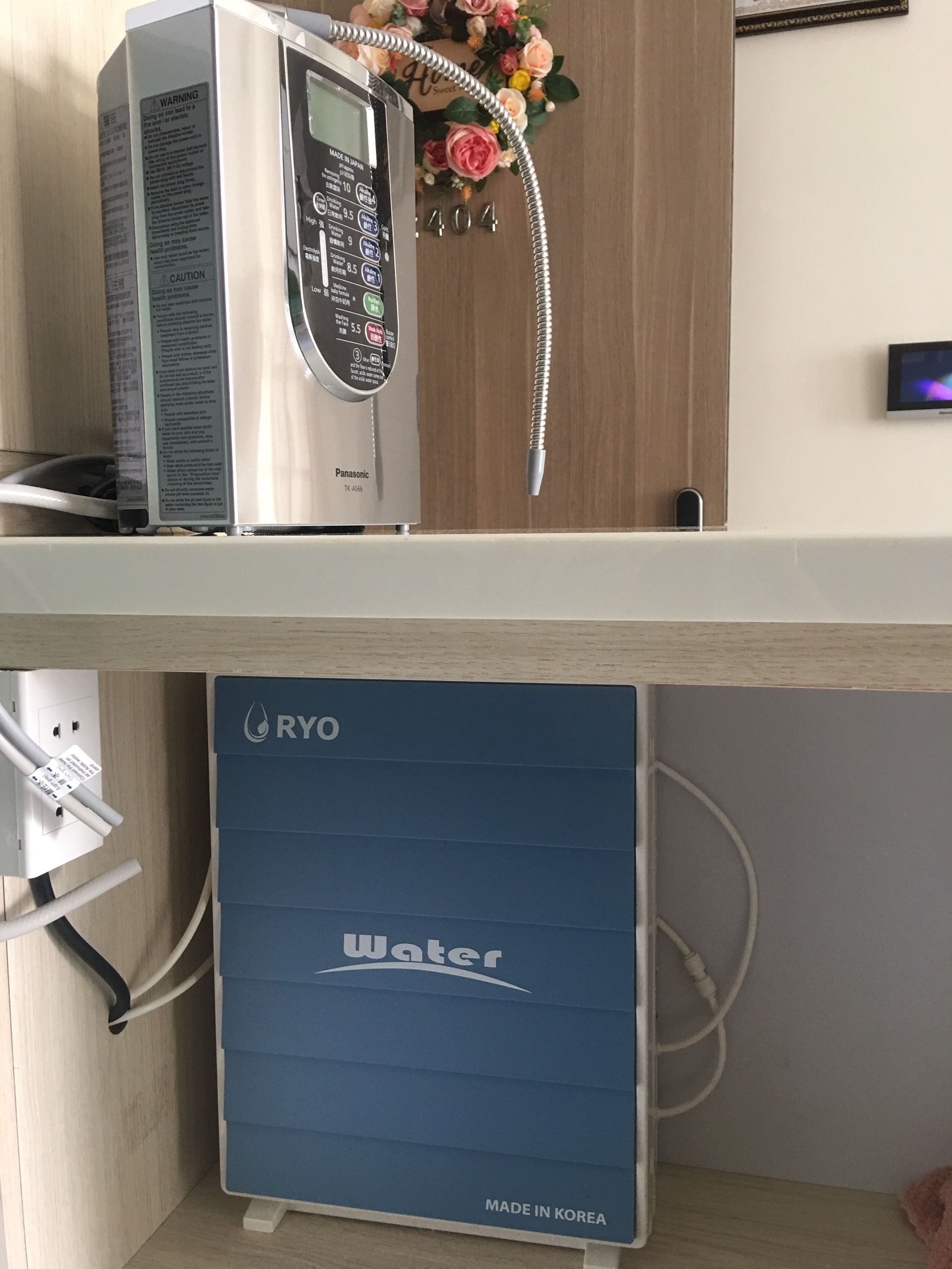 Bộ lọc RYO dưới bàn và Panasonic TK-AS66 trên mặt bàn tại dự án HAPA ở Đống Đa