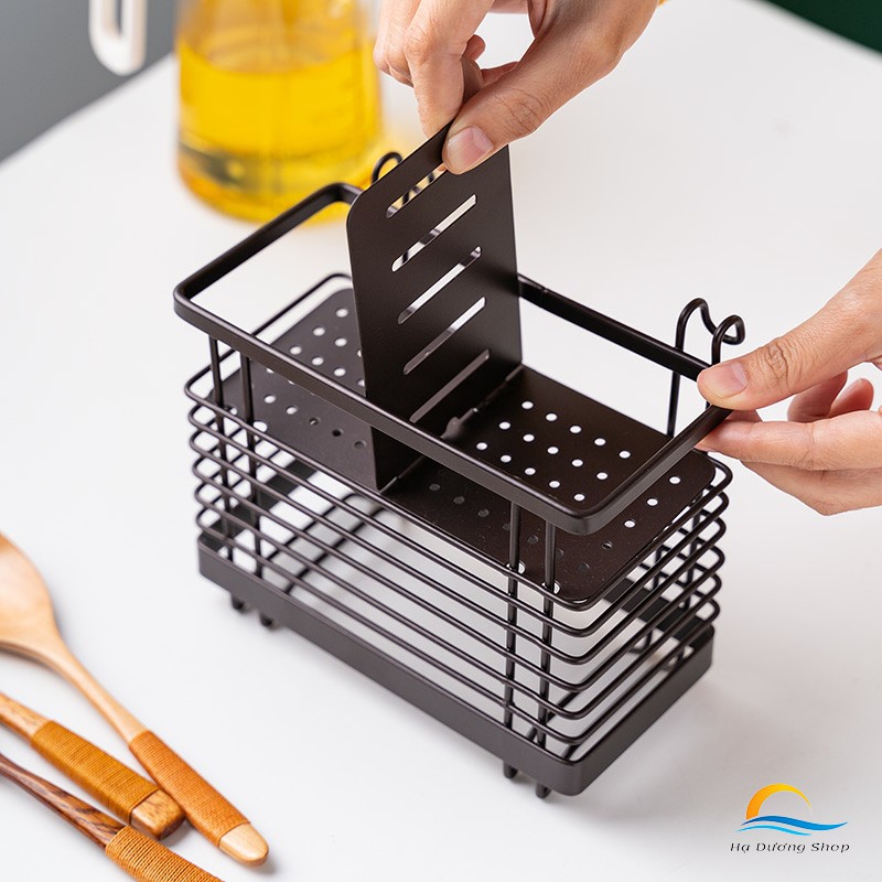 Hộp đựng muỗng đũa treo tường sơn tĩnh điện nâu bền đẹp hiện đại an toàn cao cấp HADU