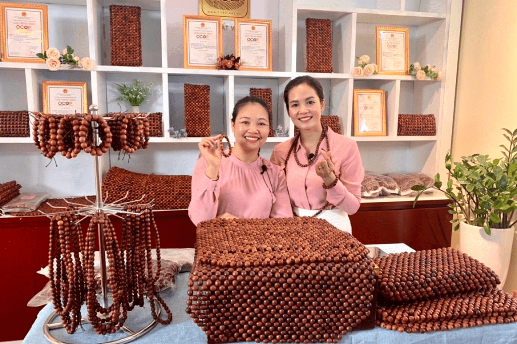 Sản phẩm hạt gỗ HTX Trái Tim Hồng - Hạt gỗ thủ công