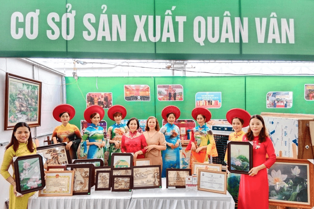 Tranh gạo nghệ thuật Quân Vân 2023 - Nét đẹp tinh hoa của truyền thống Việt