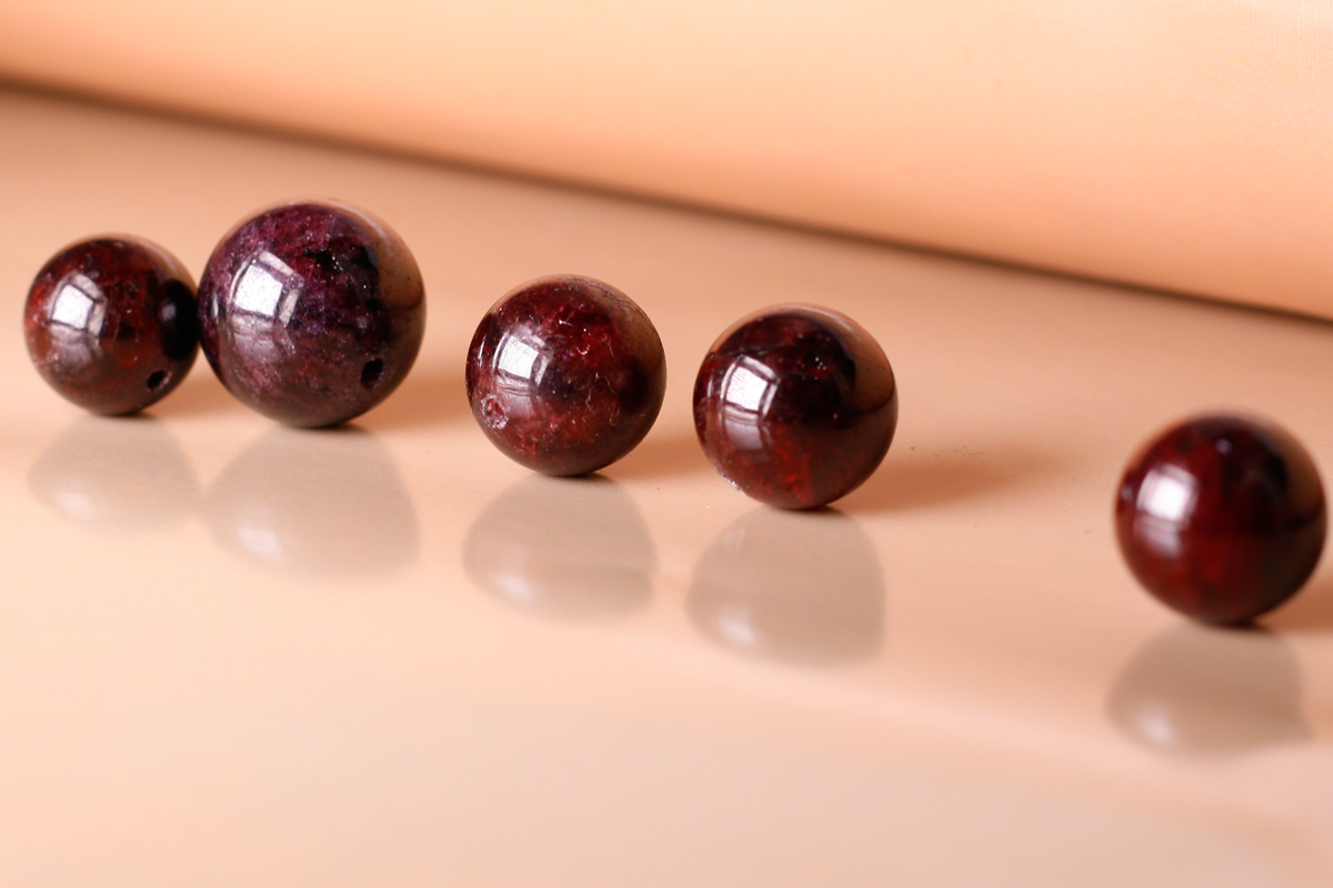 GARNET - Viên đá CỦA QUYỀN LỰC, SẮC ĐẸP, HẠNH PHÚC và TÌNH YÊU VĨNH CỬU