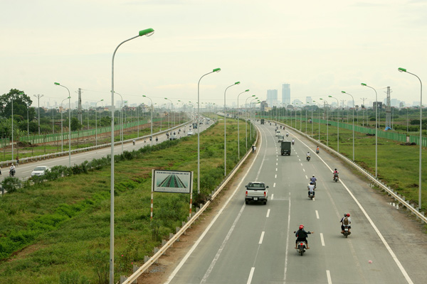 Đường 10 làn xe trục tây Thăng Long Hà Nội