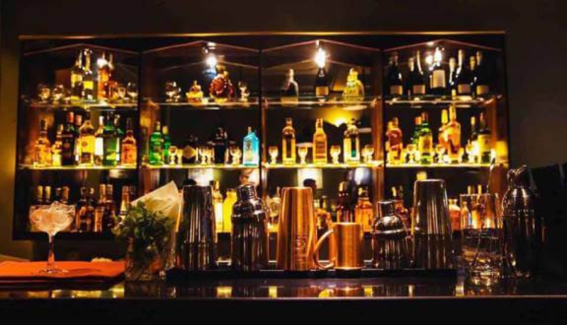 Quán bar bình dân đơn giản