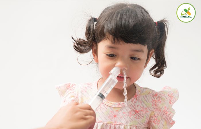 cách rửa mũi cho bé