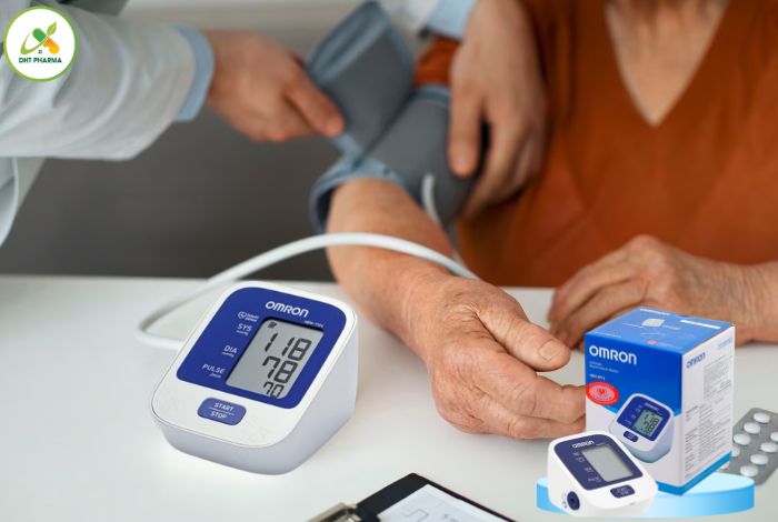 Máy đo huyết áp Omron Hem 8712