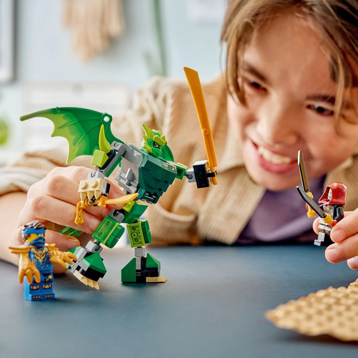 Bộ Mô Hình LEGO Ninjago Chiến Giáp Rồng Của Lloyd #71862