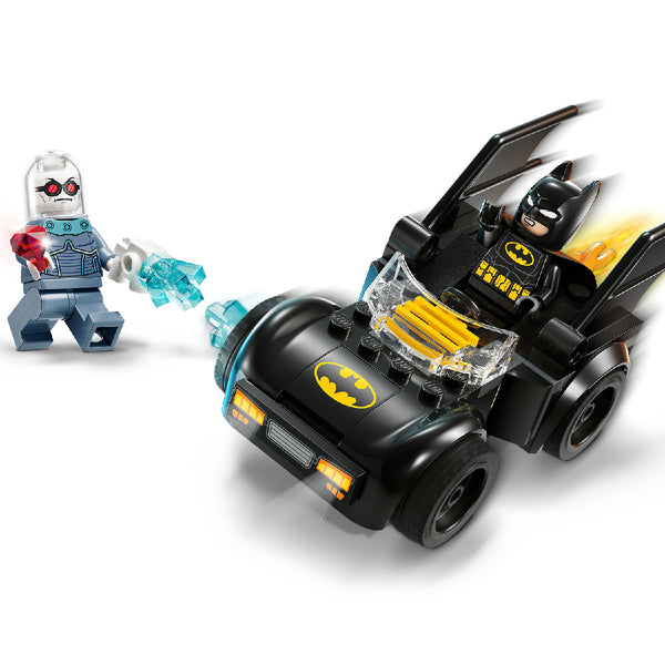 Bộ Mô Hình LEGO SUPERHEROES Batman & Batmobile vs. Mr. Freeze #76301