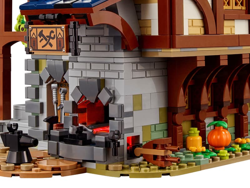 Bộ Mô Hình LEGO Ideas Lò Rèn Thời Trung Cổ #21325