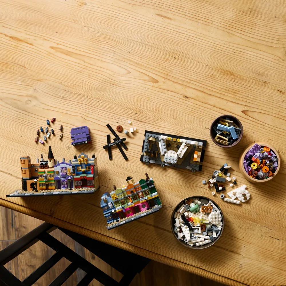 Bộ Mô Hình Lắp Ráp LEGO Harry Potter Cửa Hàng Hẻm Xéo #76444