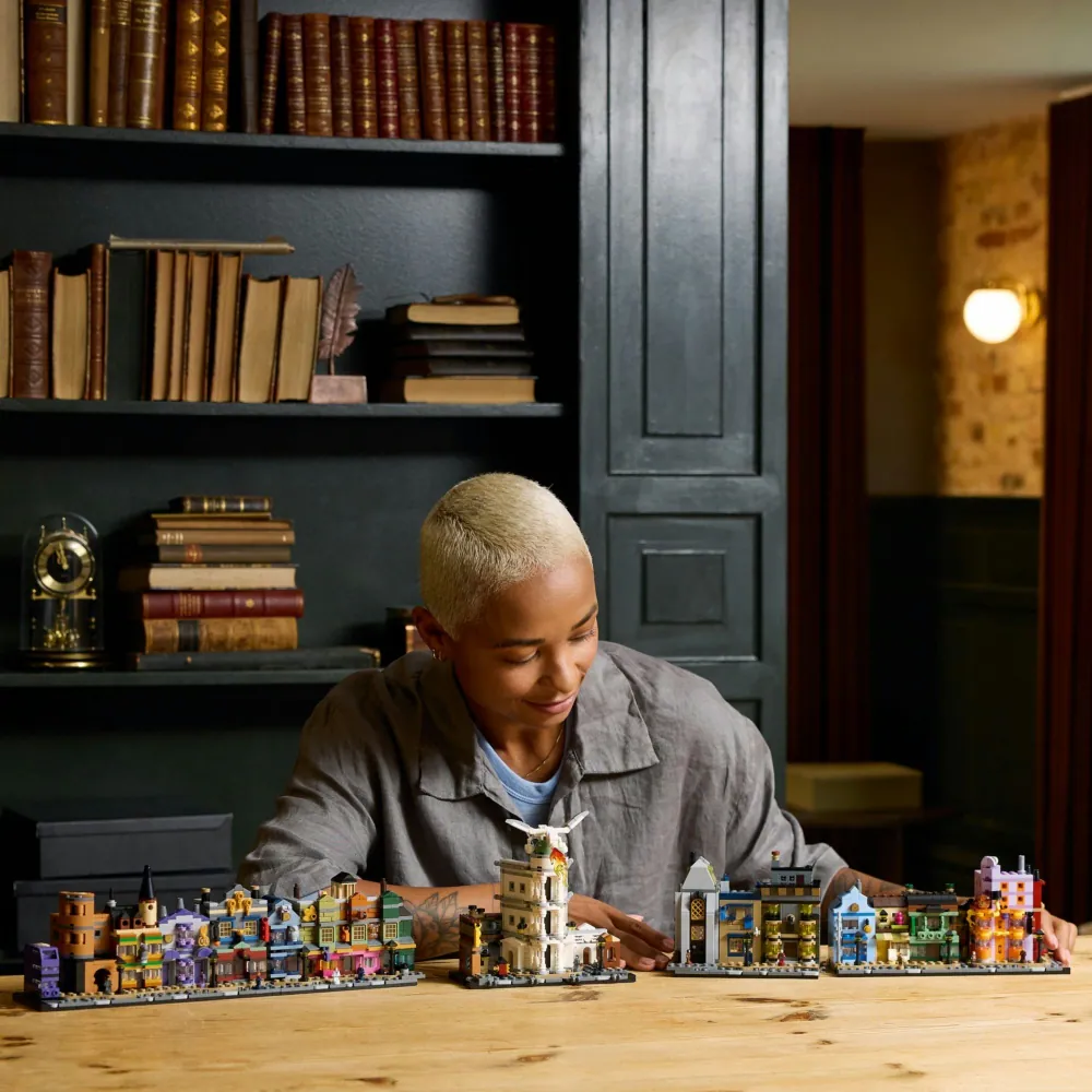 Bộ Mô Hình Lắp Ráp LEGO Harry Potter Cửa Hàng Hẻm Xéo #76444