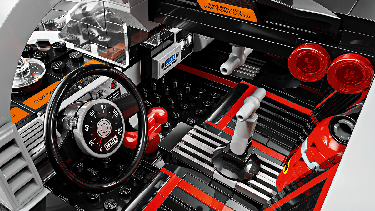 Bộ Mô Hình LEGO Batman Xe Batmobile Cổ Điển Thập Niên 1960 #76328