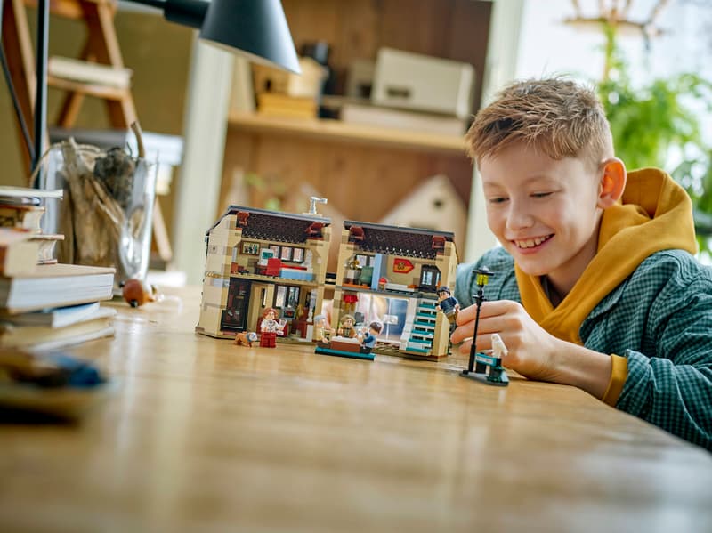 Bộ Mô Hình Lắp Ráp LEGO Harry Potter Chuyến Thăm Của Dì Marge #76451
