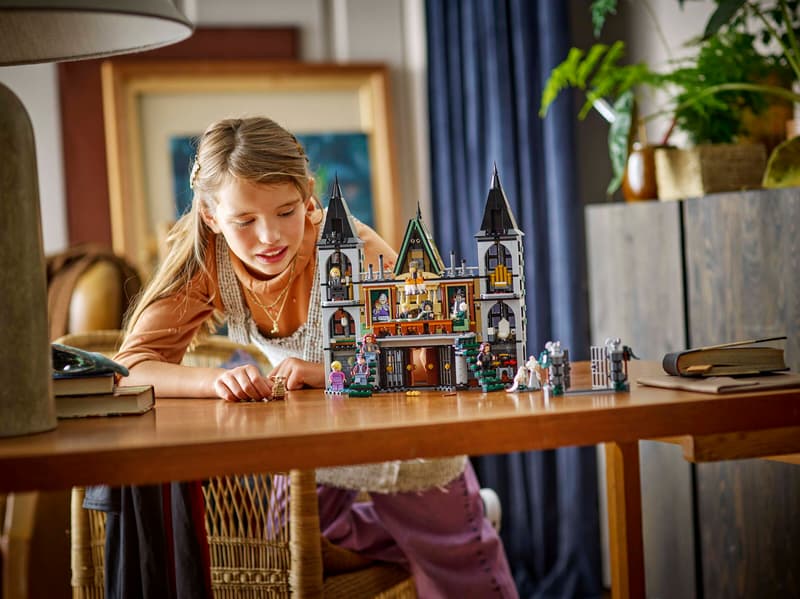 Bộ Mô Hình Lắp Ráp LEGO Harry Potter Phủ Malfoy #76453