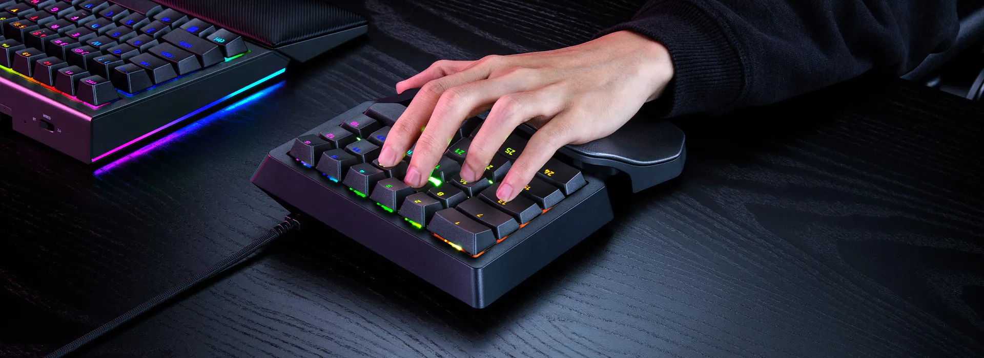 Bàn phím Razer Tartarus Pro V2 Switch Quang Học Analog Gen 2