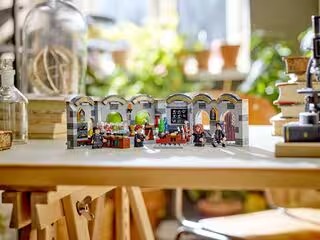 Bộ Mô Hình Lắp Ráp LEGO Harry Potter Lớp Học Độc Dược #76431