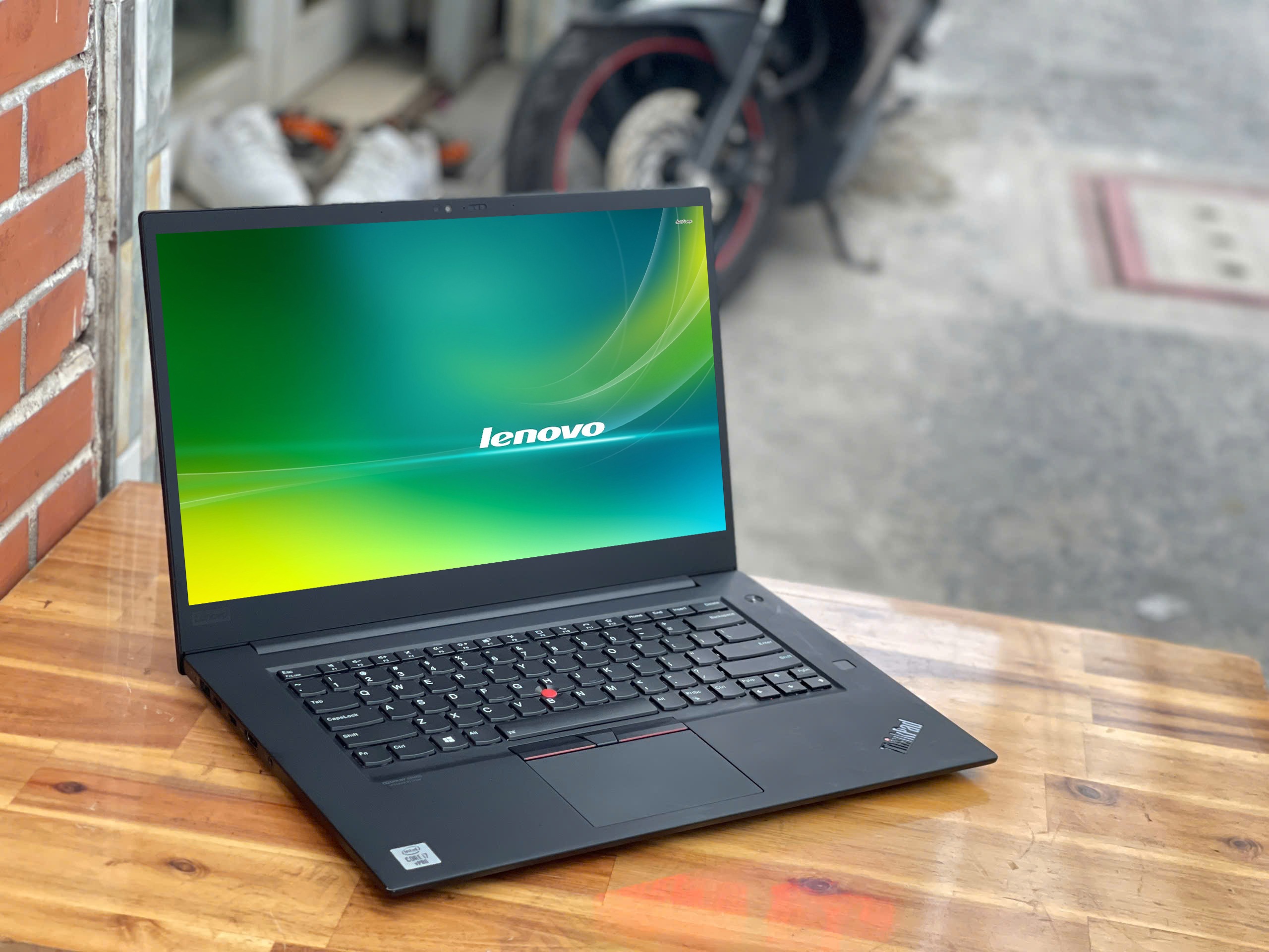 Laptop Lenovo ThinkPad X1 Extreme Gen 3 - i7 10850H, GTX 1650Ti, 32GB, 1TB, 4K