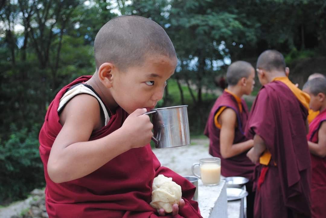 Nếu các bạn nghĩ rằng mình rất thông minh thì có nghĩa là các bạn đang nuôi lớn cái Ngã của mình