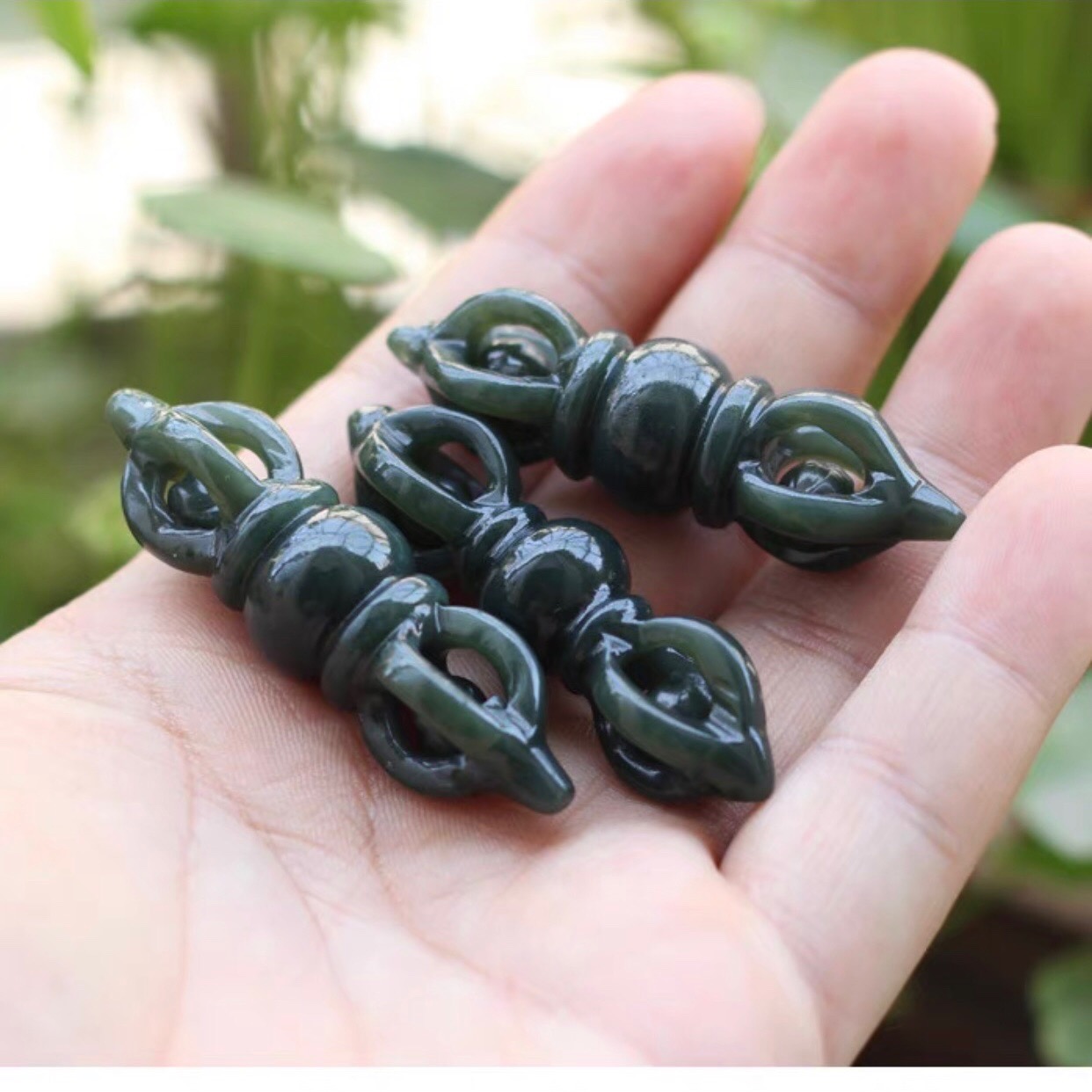 TRANG SỨC NGỌC, ĐÁ QUÝ, GỖ