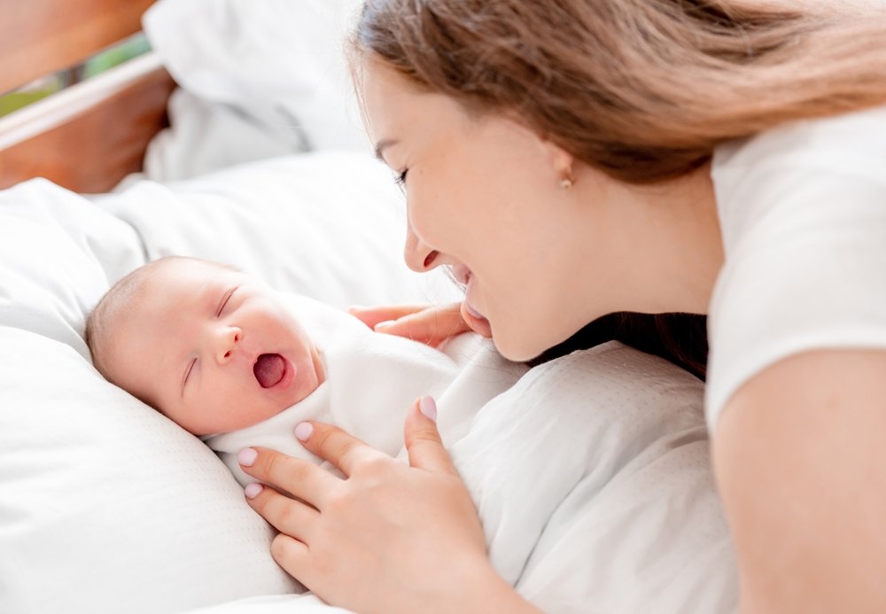 Mẹ nên làm gì khi bé bị hăm cổ