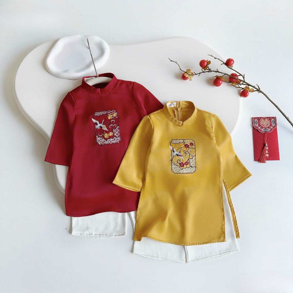 Set áo dài lụa vân gỗ thêu Hạc xuân Bernie cho bé trai