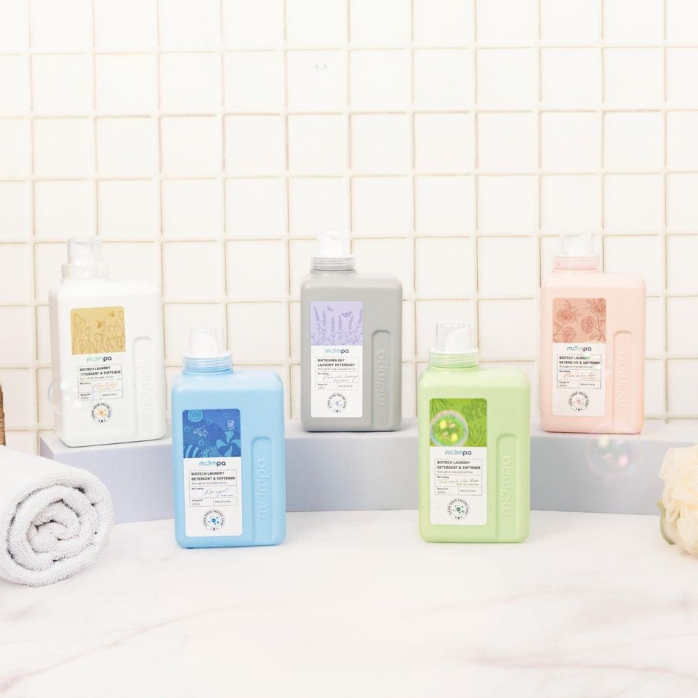 Nước giặt xả sinh học Mompa can 1200ml