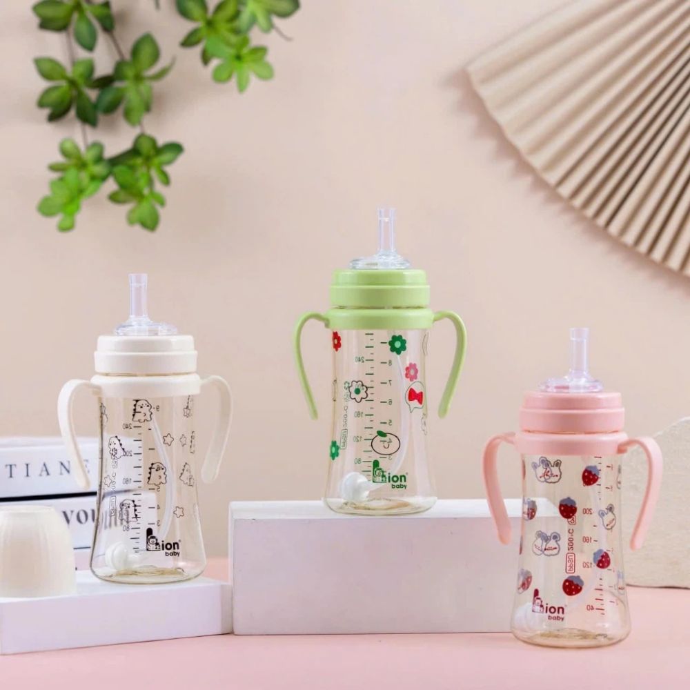 Bình nước Lion Baby có tay cầm cho bé