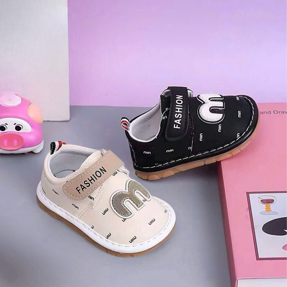 Giày tập đi bít mũi chữ M cho bé