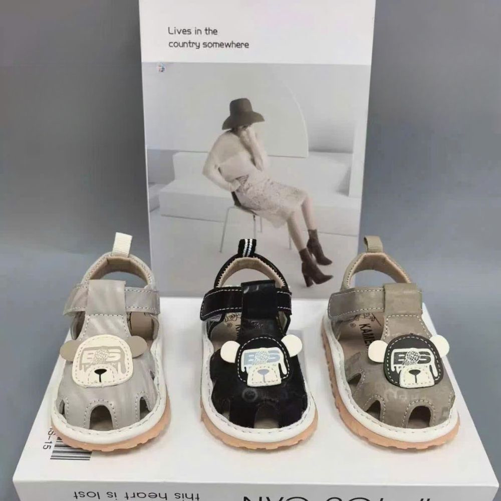 Giày tập đi hình Gấu Lucky cho bé