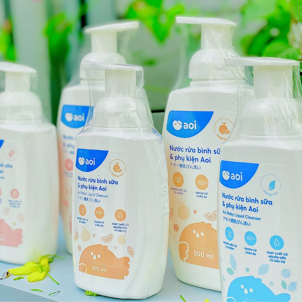 Nước rửa bình sữa và phụ kiện Aoi chai 300ML