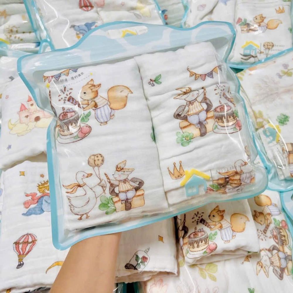 Set túi 2 khăn tắm xô họa tiết cổ tích cho bé