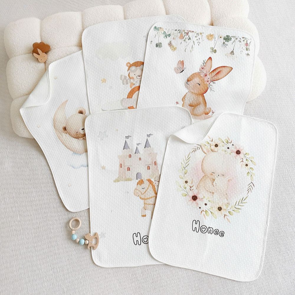 Tấm lót chống thấm trần Hàn Honee họa tiết cổ tích