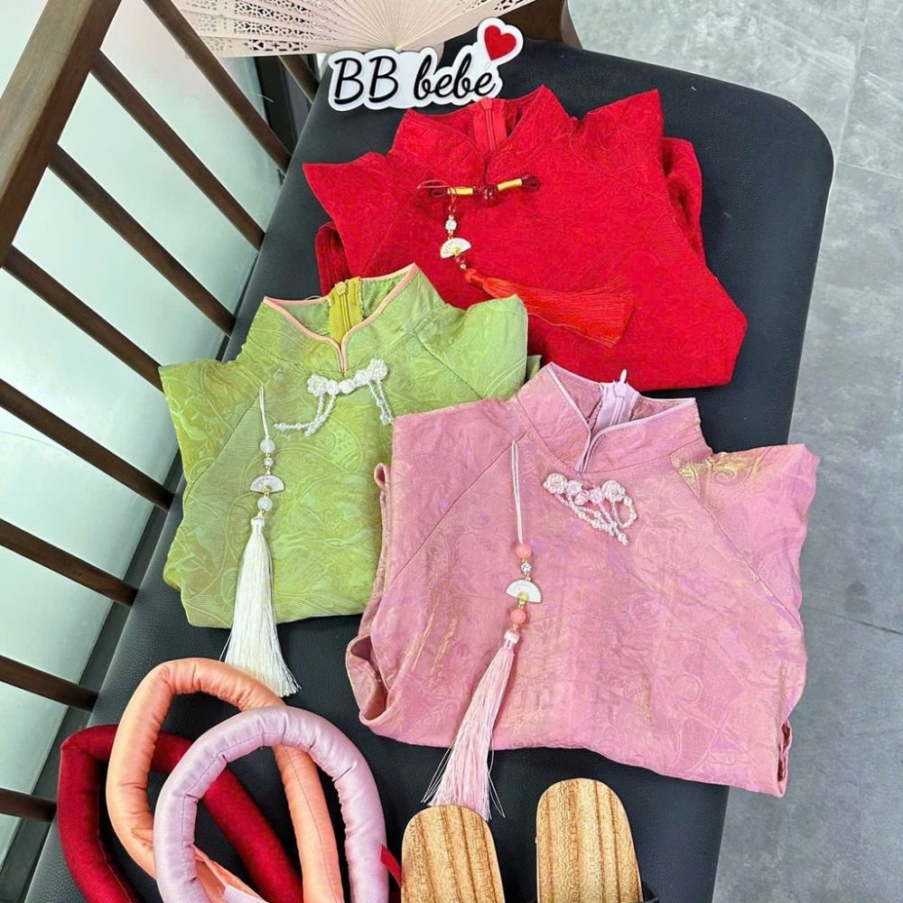 Set áo dài BB Bebé gấm tơ ánh kim kèm mấn cho bé