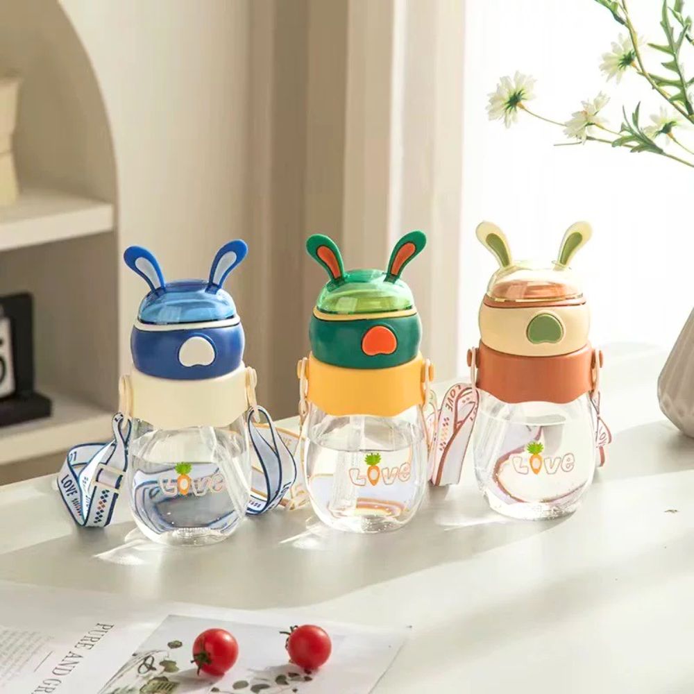 Bình nước tai thỏ kép nắp bấm trái tim in hình love carot