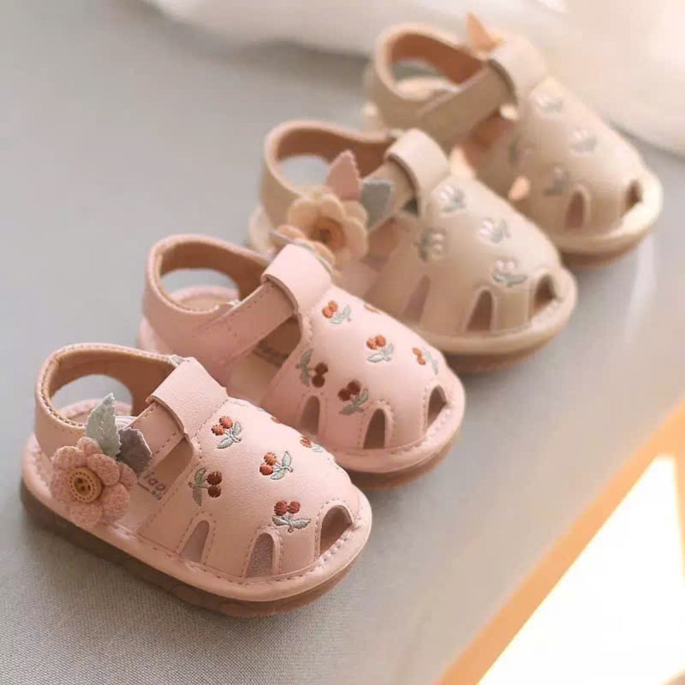 Giày tập đi hoa Tulip quai đính hoa len cho bé