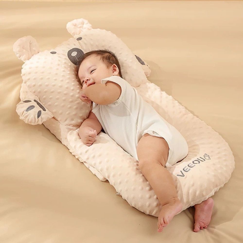 Đệm chống trào Bchou hạt đậu nhung mềm hình gấu